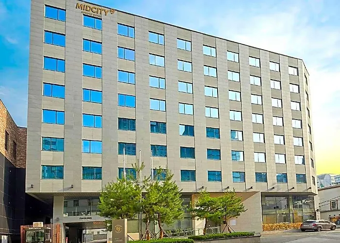 Midcity Myeongdong 3*